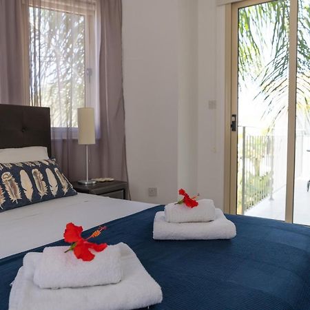 Palm Villa Ekaterina 4 Bdrm Paralimni Exterior photo
